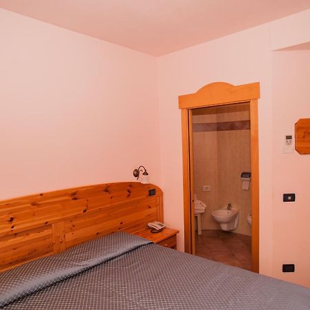 Hotel Vittoria Riva del Garda Zimmer foto