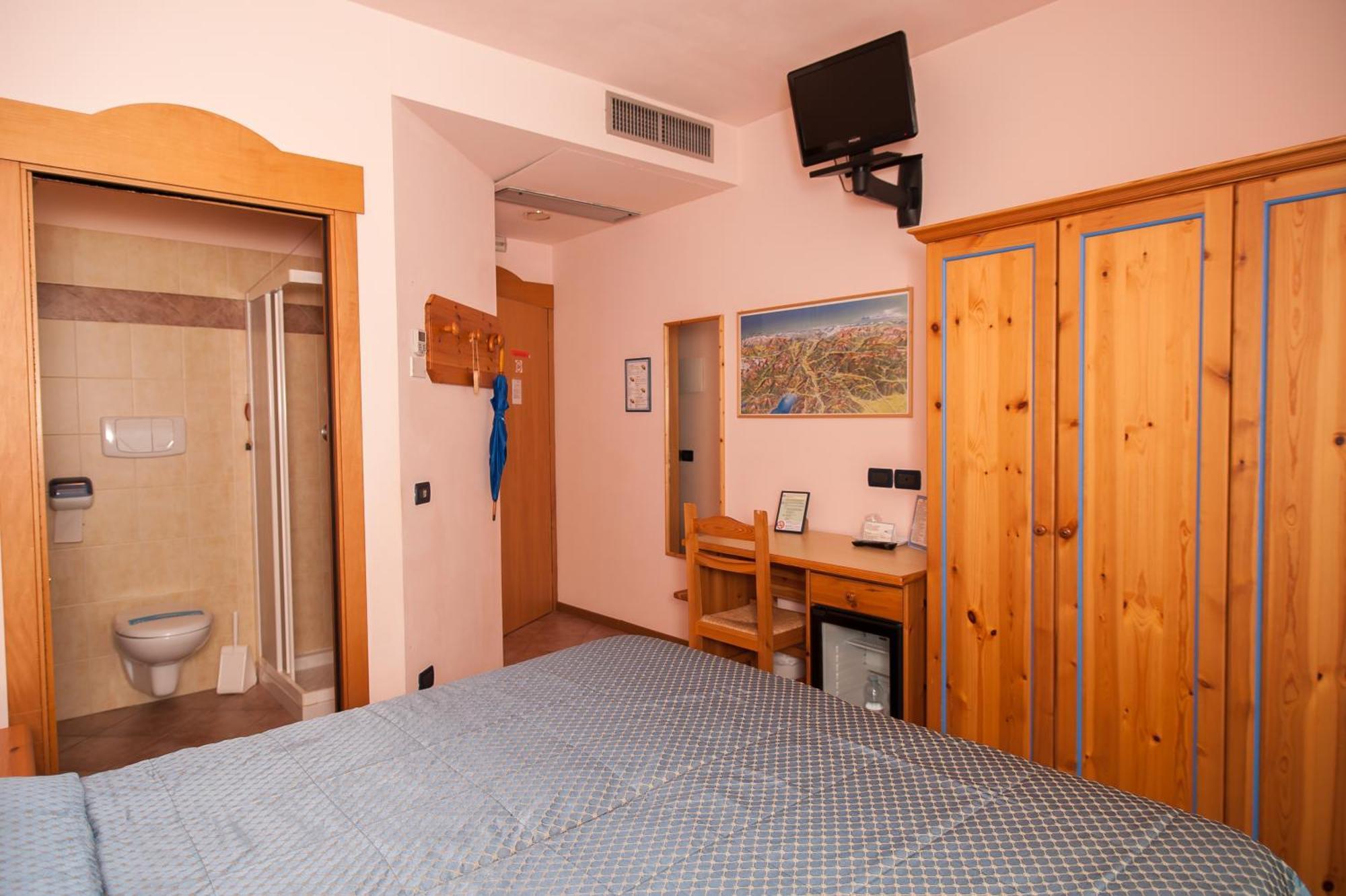 Hotel Vittoria Riva del Garda Zimmer foto
